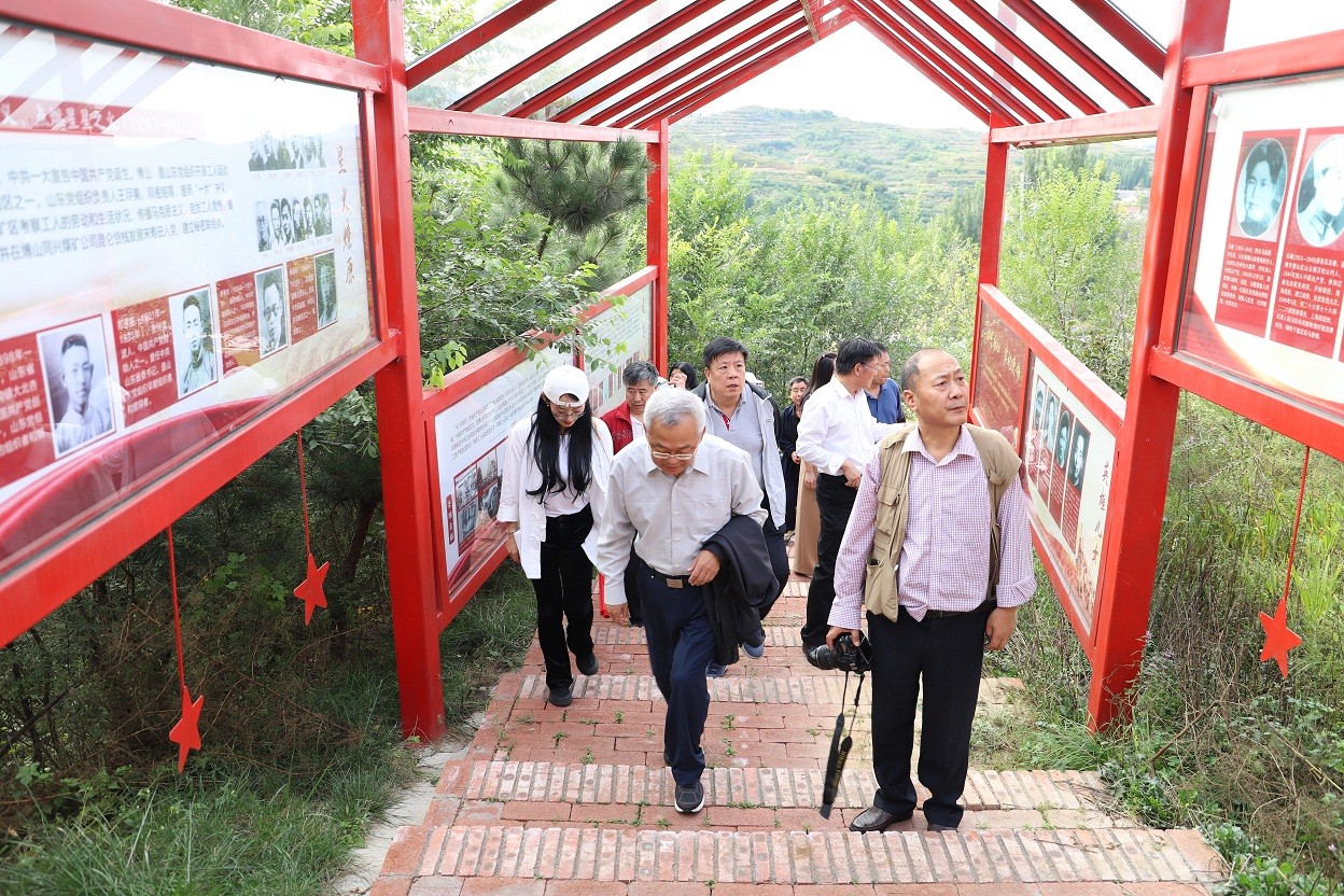 4、參觀黨史長廊_20220922182150